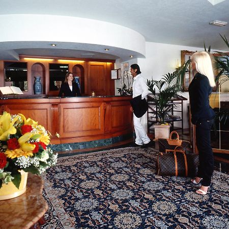 Hotel Savoy Palace 가르도네리비에라 외부 사진
