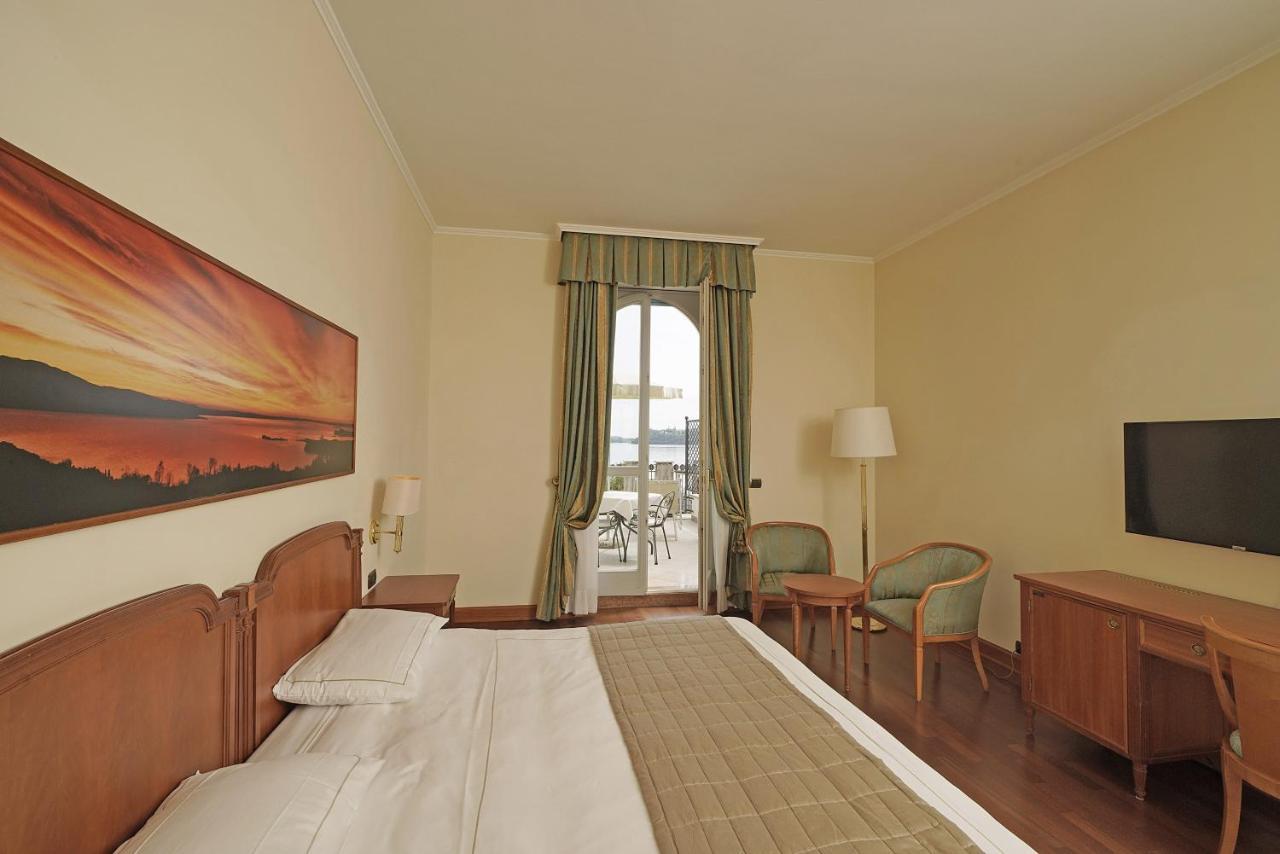 Hotel Savoy Palace 가르도네리비에라 외부 사진