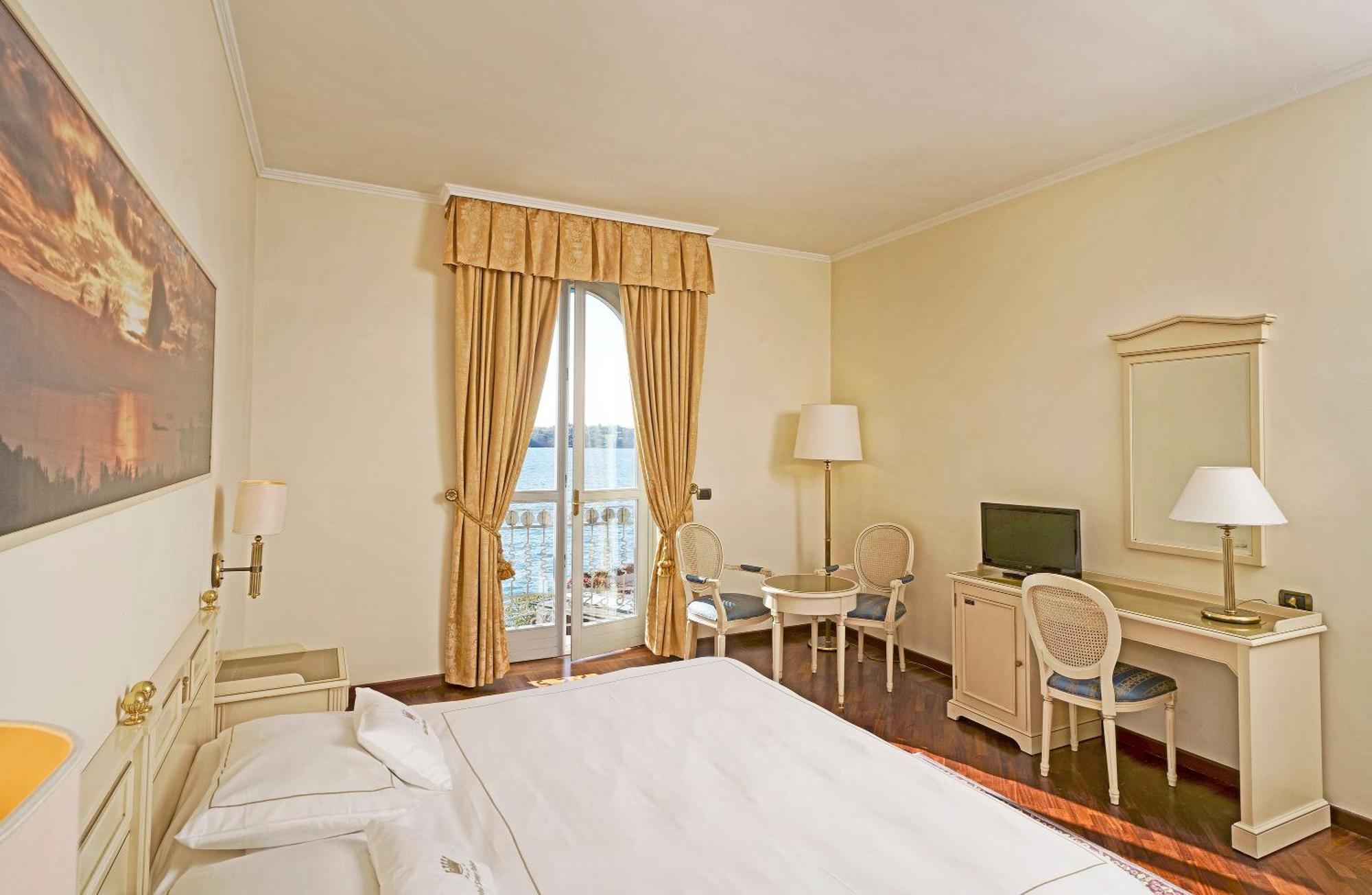 Hotel Savoy Palace 가르도네리비에라 외부 사진
