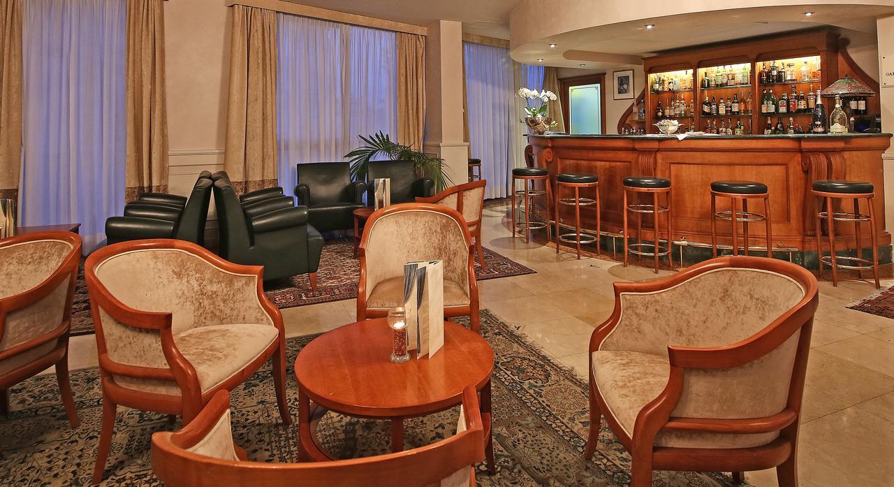 Hotel Savoy Palace 가르도네리비에라 외부 사진