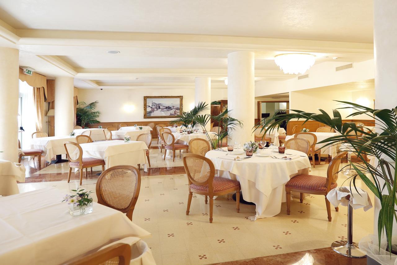 Hotel Savoy Palace 가르도네리비에라 외부 사진