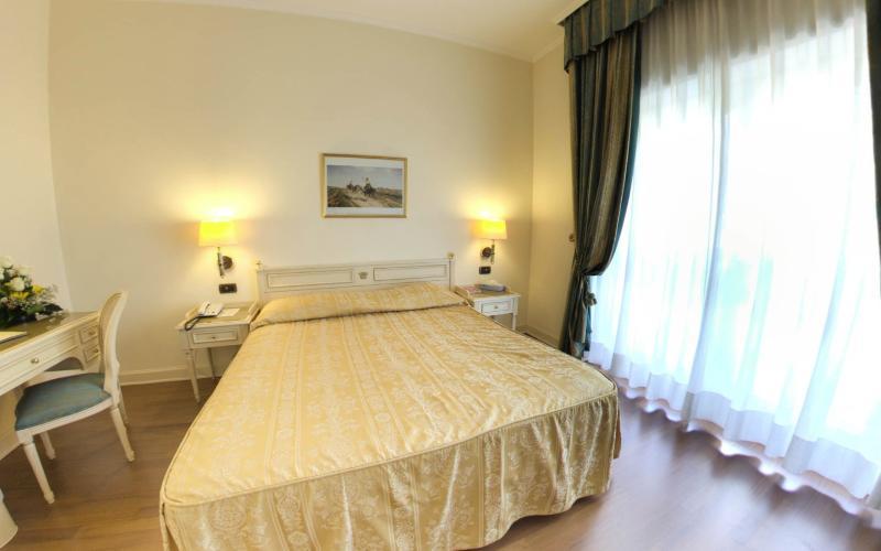 Hotel Savoy Palace 가르도네리비에라 외부 사진