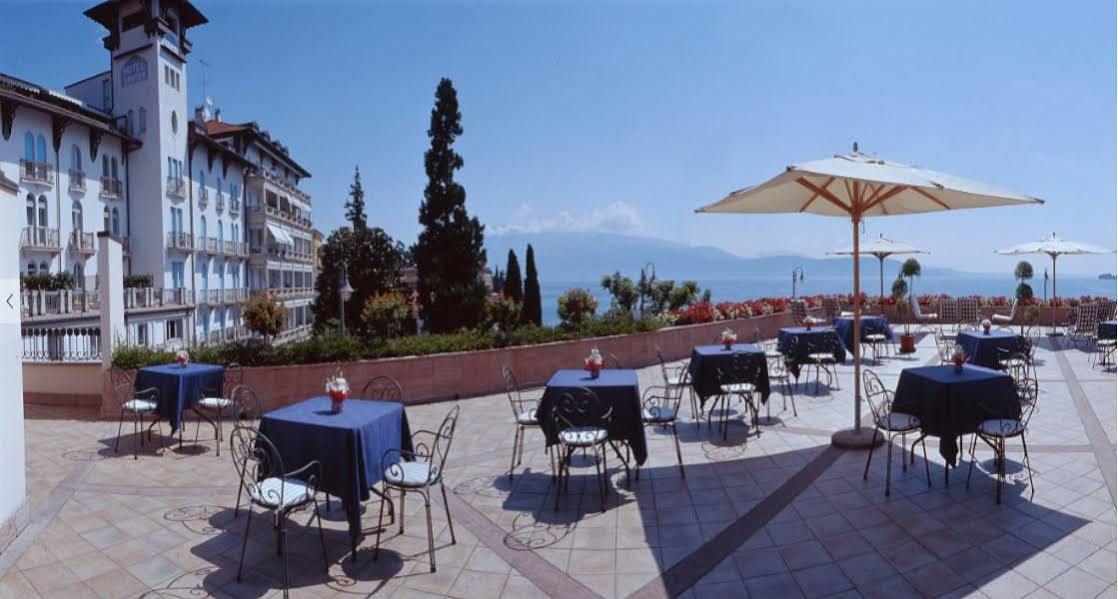 Hotel Savoy Palace 가르도네리비에라 외부 사진