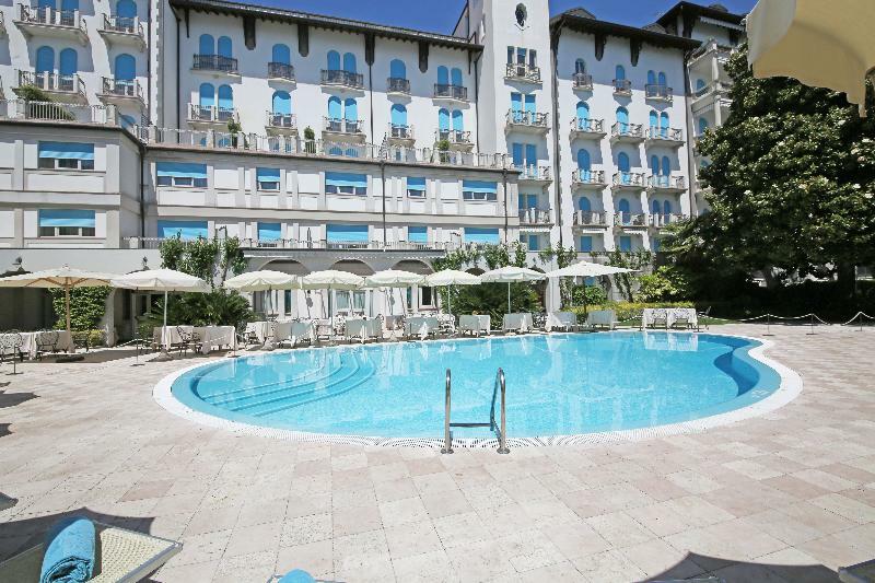 Hotel Savoy Palace 가르도네리비에라 외부 사진